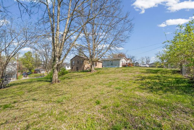 1216 Vine St, Clarksville, TN 37040