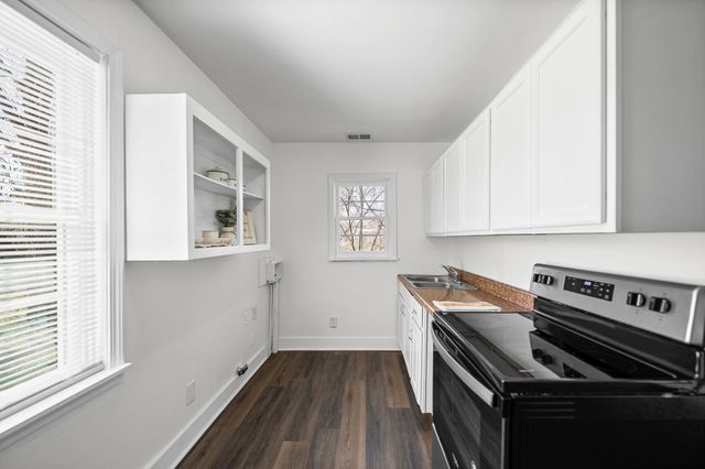 1216 Vine St, Clarksville, TN 37040