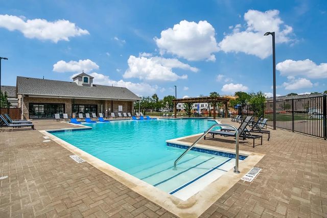 1001 Old Iron Bend, Euless, TX 76040