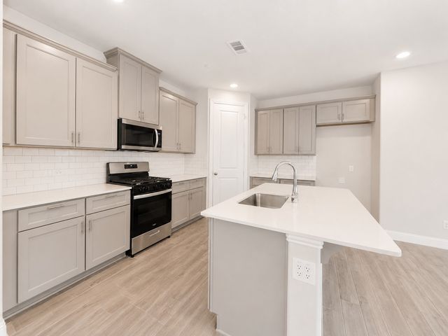 1001 Old Iron Bend, Euless, TX 76040