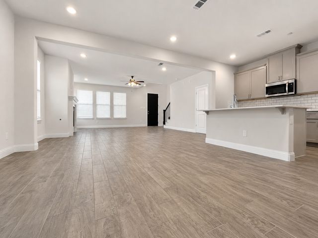 1001 Old Iron Bend, Euless, TX 76040