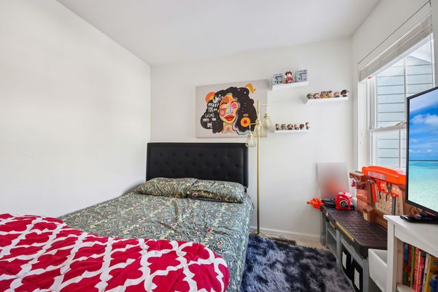 424 Acushnet Street, Elgin, IL 60124