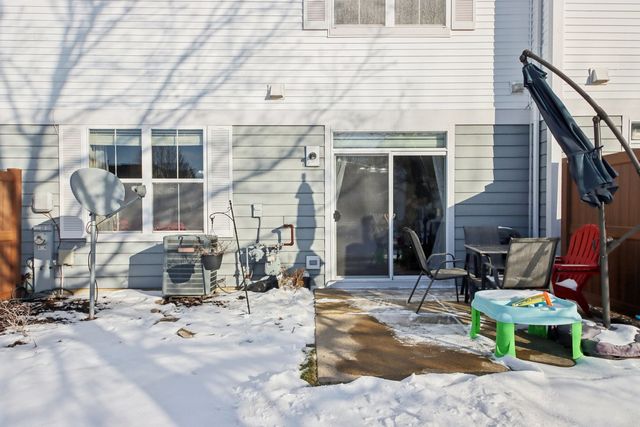 424 Acushnet Street, Elgin, IL 60124