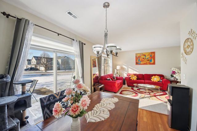 424 Acushnet Street, Elgin, IL 60124