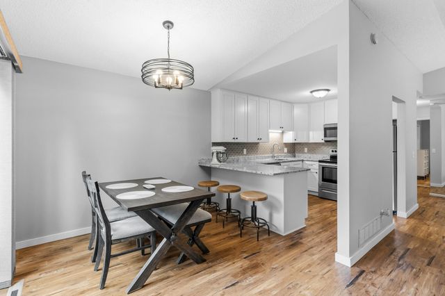 919 Greenhaven Drive, Vadnais Heights, MN 55127