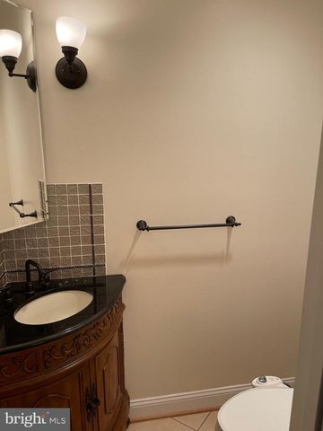 118 QUAINT ACRES DR, Silver Spring, MD 20904