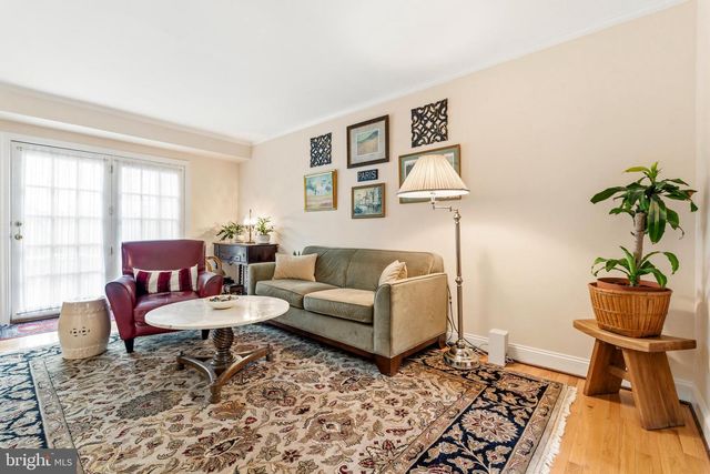 5044 CLIFFHAVEN DR, Annandale, VA 22003