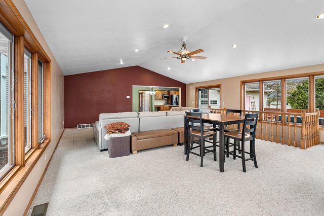 1367 WHIRTHINGTON COURT, Suamico, WI 54173