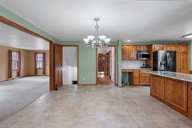 1367 WHIRTHINGTON COURT, Suamico, WI 54173