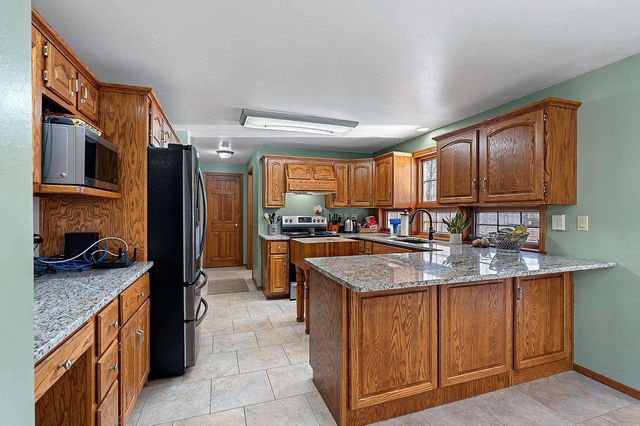 1367 WHIRTHINGTON COURT, Suamico, WI 54173