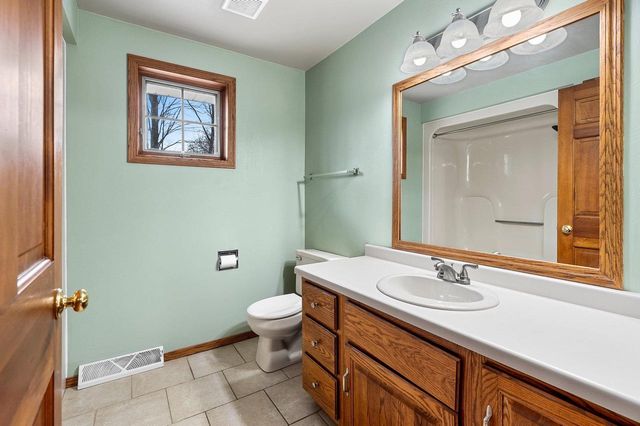 1367 WHIRTHINGTON COURT, Suamico, WI 54173