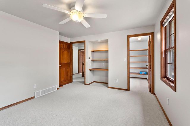 1367 WHIRTHINGTON COURT, Suamico, WI 54173