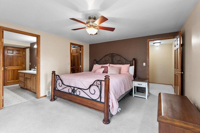 1367 WHIRTHINGTON COURT, Suamico, WI 54173
