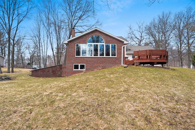 1367 WHIRTHINGTON COURT, Suamico, WI 54173