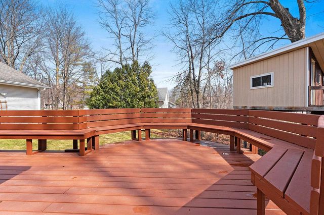 1367 WHIRTHINGTON COURT, Suamico, WI 54173