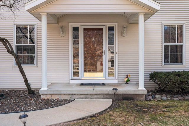 1367 WHIRTHINGTON COURT, Suamico, WI 54173