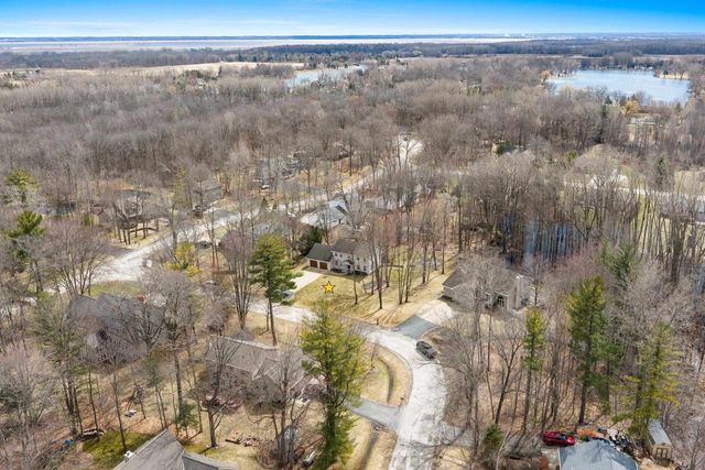 1367 WHIRTHINGTON COURT, Suamico, WI 54173