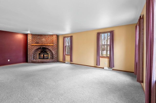 1367 WHIRTHINGTON COURT, Suamico, WI 54173