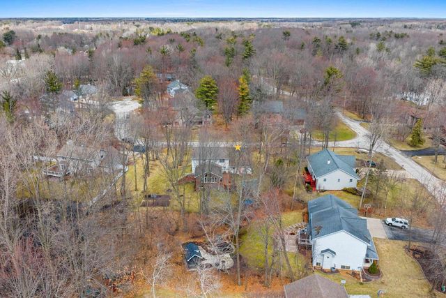 1367 WHIRTHINGTON COURT, Suamico, WI 54173