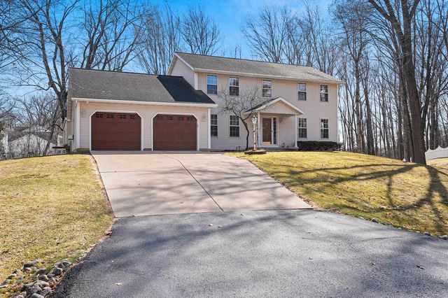 1367 WHIRTHINGTON COURT, Suamico, WI 54173