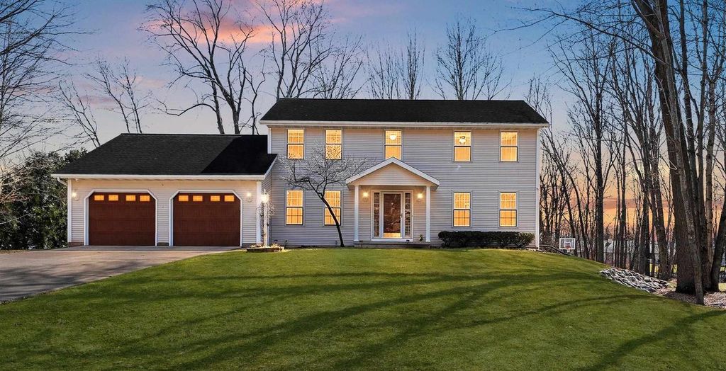 1367 WHIRTHINGTON COURT, Suamico, WI 54173