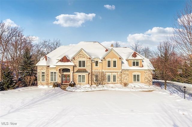 38230 Flanders Drive, Solon, OH 44139