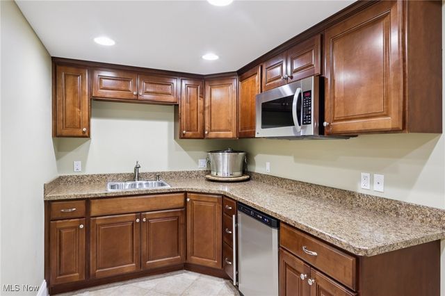 38230 Flanders Drive, Solon, OH 44139