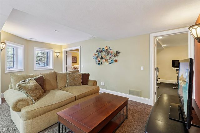 38230 Flanders Drive, Solon, OH 44139