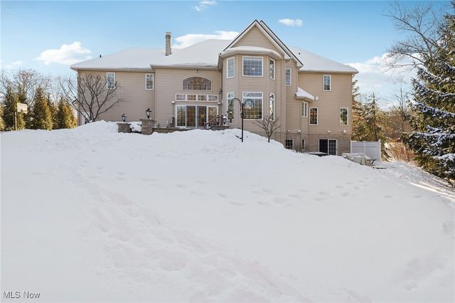 38230 Flanders Drive, Solon, OH 44139