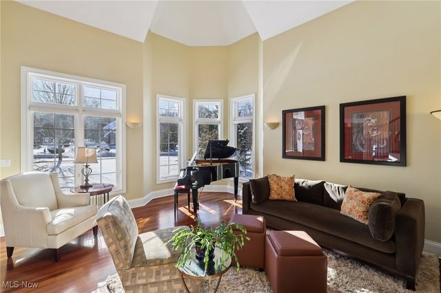 38230 Flanders Drive, Solon, OH 44139