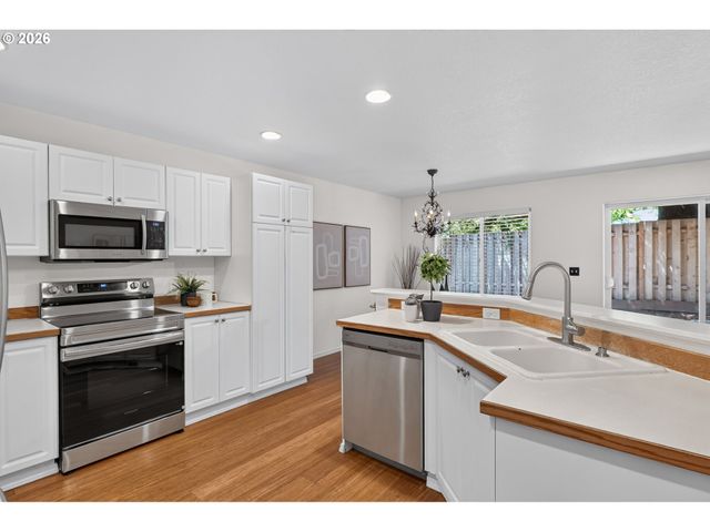 10495 Sw FRANKLIN Ln, Wilsonville, OR 97070
