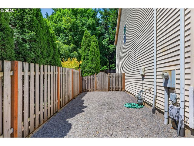 10495 Sw FRANKLIN Ln, Wilsonville, OR 97070