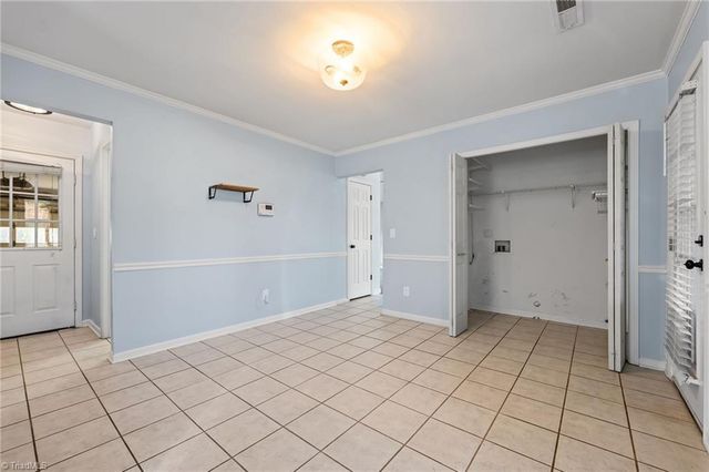 1100 Century Park Avenue, Kernersville, NC 27284