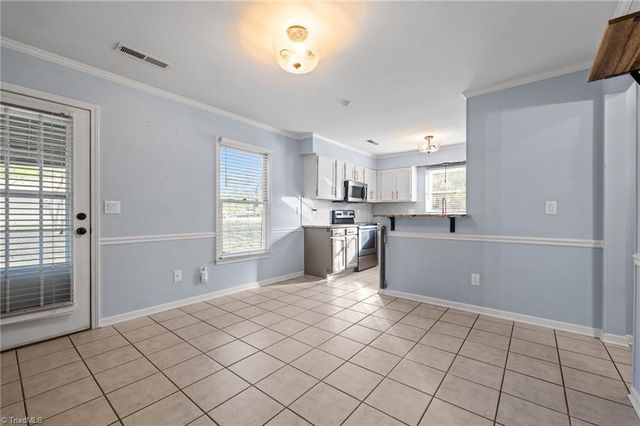 1100 Century Park Avenue, Kernersville, NC 27284