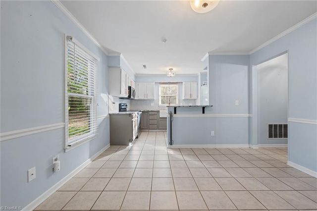 1100 Century Park Avenue, Kernersville, NC 27284