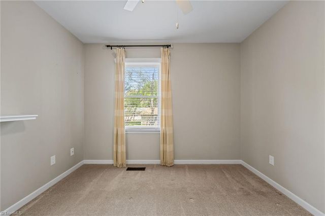1100 Century Park Avenue, Kernersville, NC 27284