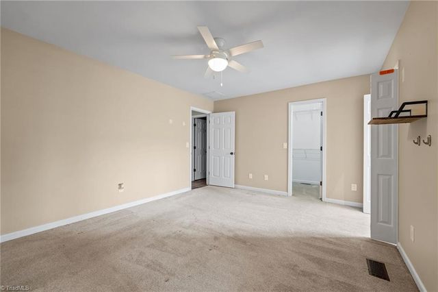 1100 Century Park Avenue, Kernersville, NC 27284
