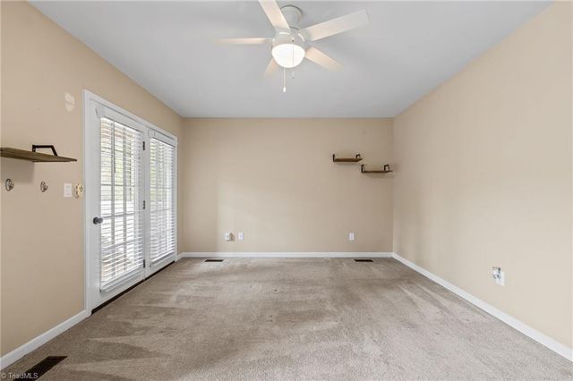 1100 Century Park Avenue, Kernersville, NC 27284