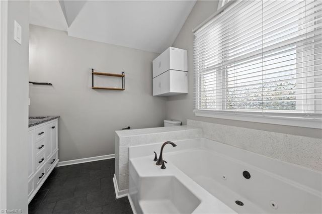 1100 Century Park Avenue, Kernersville, NC 27284