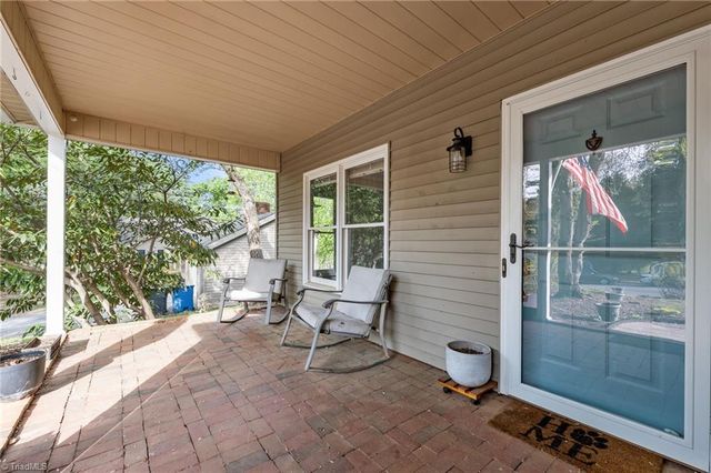 1100 Century Park Avenue, Kernersville, NC 27284