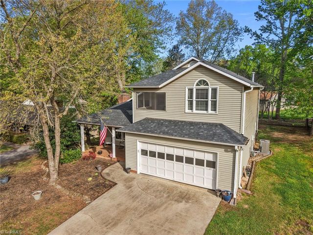 1100 Century Park Avenue, Kernersville, NC 27284