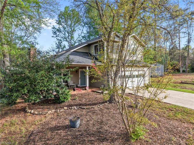 1100 Century Park Avenue, Kernersville, NC 27284