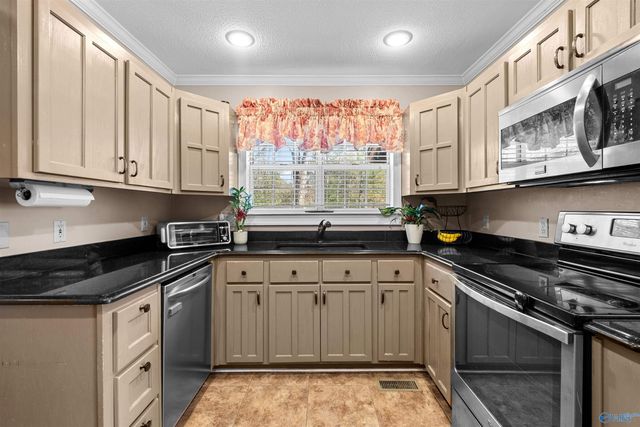 108 Kenneth Street, Gadsden, AL 35904