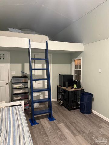 5509 Galvez Rd, Pensacola, FL 32507