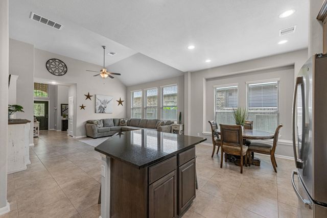124 Buckeye Drive, Montgomery, TX 77316