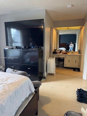 360 NW 69th Avenue 202, Plantation, FL 33317