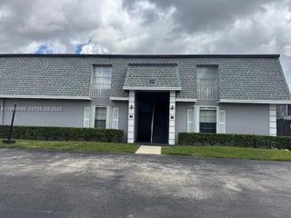 360 NW 69th Avenue 202, Plantation, FL 33317