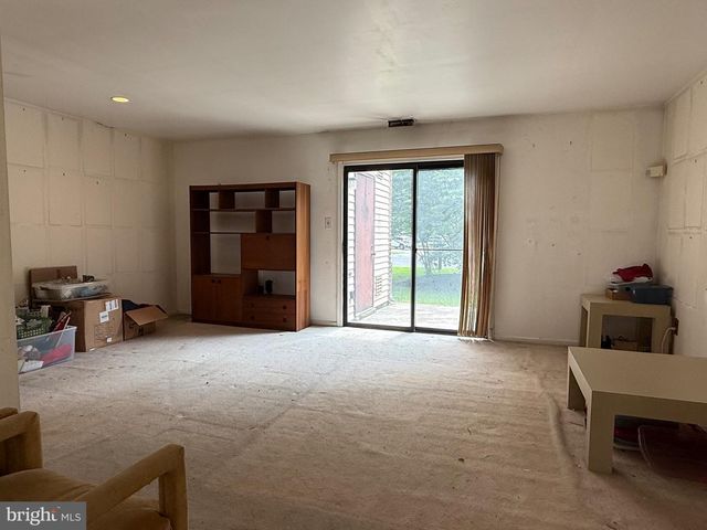6 BUCKTHORN CT, Woodbury, NJ 08096