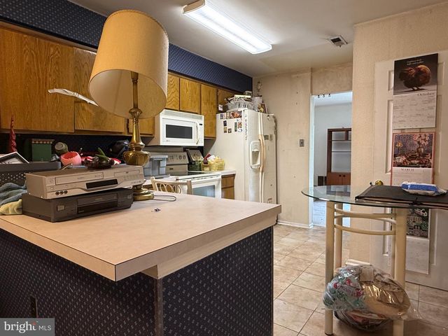 6 BUCKTHORN CT, Woodbury, NJ 08096
