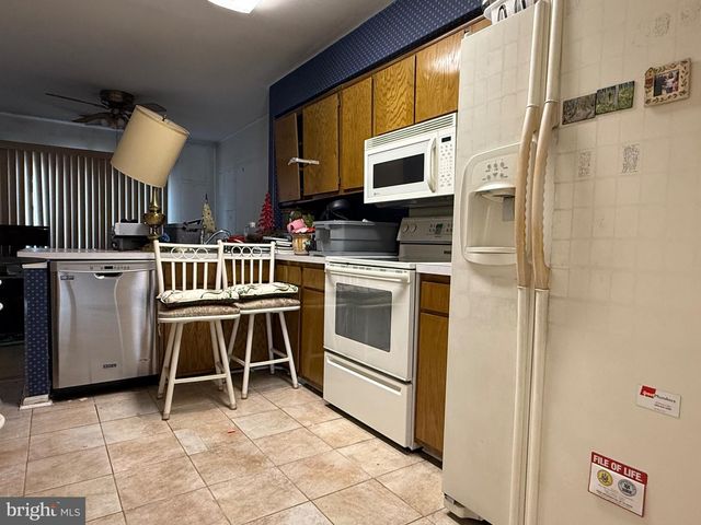 6 BUCKTHORN CT, Woodbury, NJ 08096